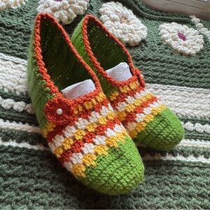 Hand-Knit Slipper Socks in Light Green and Rust size medium